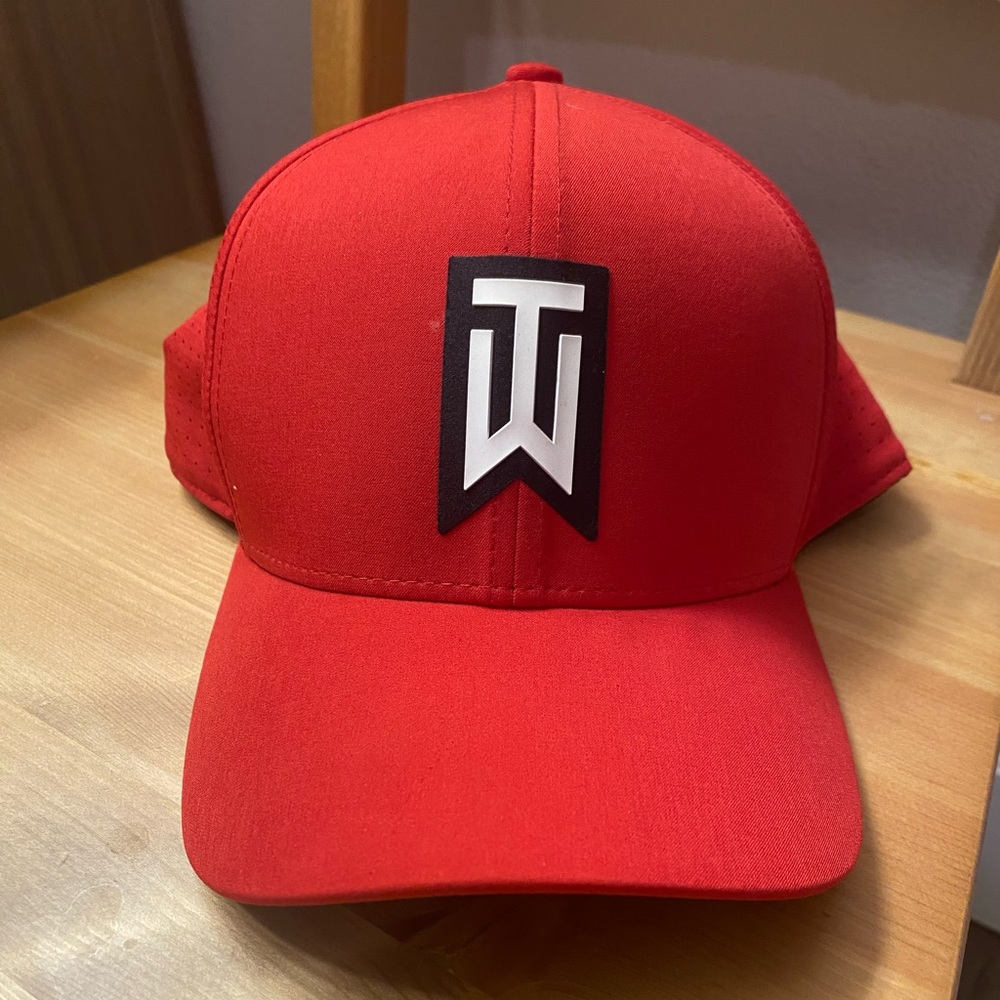 Nike Dri-FIT Tiger Woods Classic99 Golf Hat Cap Size L/XL Red